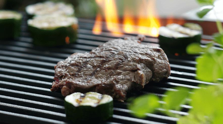 Der skal bøf på mændenes bord. Også selv om miljøet tager skade. 