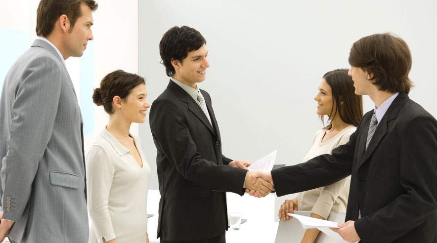 Førstehåndsindtrykket er vigtigt, når man starter på en ny arbejdsplads. (Foto: Colourbox)