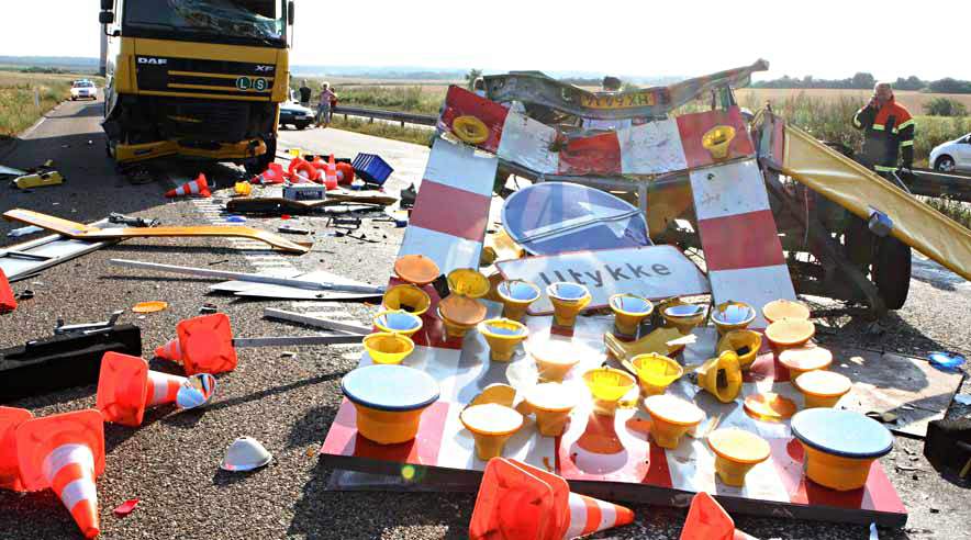 I løbet af sommeren har der været to livsfarlige situationer, hvor Slagelse-reddere fik alvorlig grund til at tænke nærmere over livet på grund af vanvidskørsel.
I en af situationerne smadrede en bil ind i en skiltevogn.