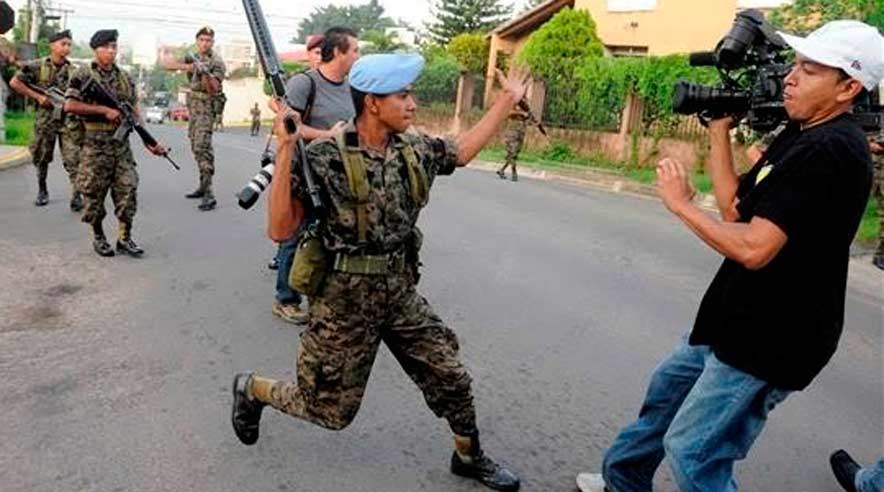 Journalister er under angreb i Honduras. To kamerafolk, der har arbejdet for oppositionen, blev kidnappet og torteret i begyndelsen af februar. (Foto: Privat)