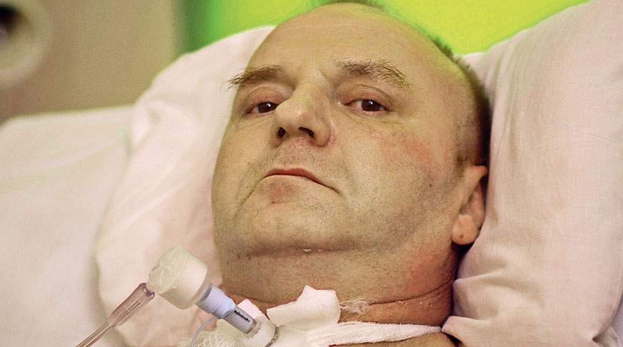 Praca w Danii zako&#324;czy&#322;a si&#281; fatalnie dla 45-letniego Adama Szaja, gdy&#380; jako samodzielny przedsi&#281;biorca spad&#322; z dachu i z&#322;ama&#322; kr&#281;gos&#322;up: nie dostanie odszkodowania, a zarabia&#322; 20 koron na godzin&#281;.