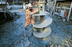 Økonomer og politikeres udtalelser om opsving og faldende ledighed kan ikke genkendes hos SiD's A-kasse. (Harry Nielsen)