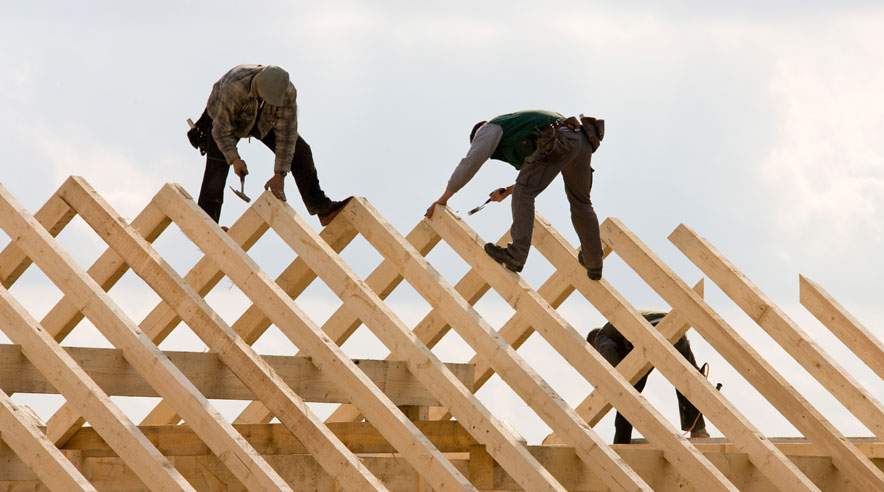 Det kan være vanskeligt for unge, der er nye i faget at sige fra, hvis de føler, de skal yde noget ekstra. (Foto: Colourbox)