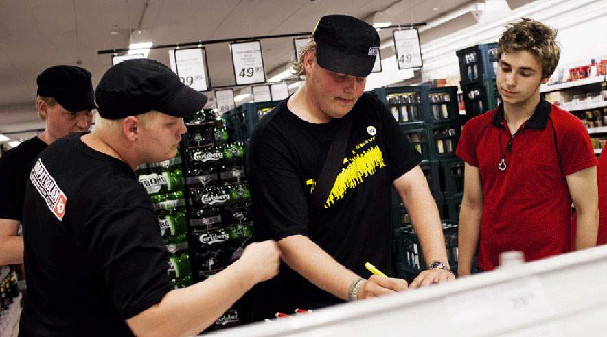 Unge sætter sig ofte ikke ind i forholdene på deres fritidsjob. (Foto: Uffe Weng)