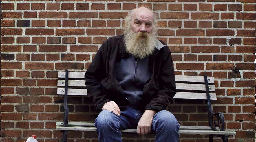 - Det er tyveri. Kommunen træder på mig, selvom jeg er helt nede. Ydmygende, siger 57-årige Hans Jensen. (Foto: Niels Aage Skovbo)