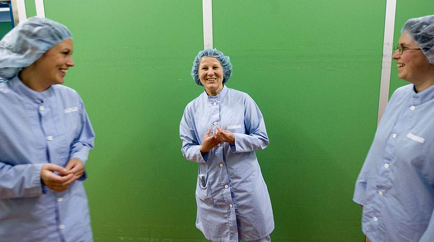 Meget er anderledes på en af verdens største pillefabrikker, AstraZeneca lidt syd for Stockholm