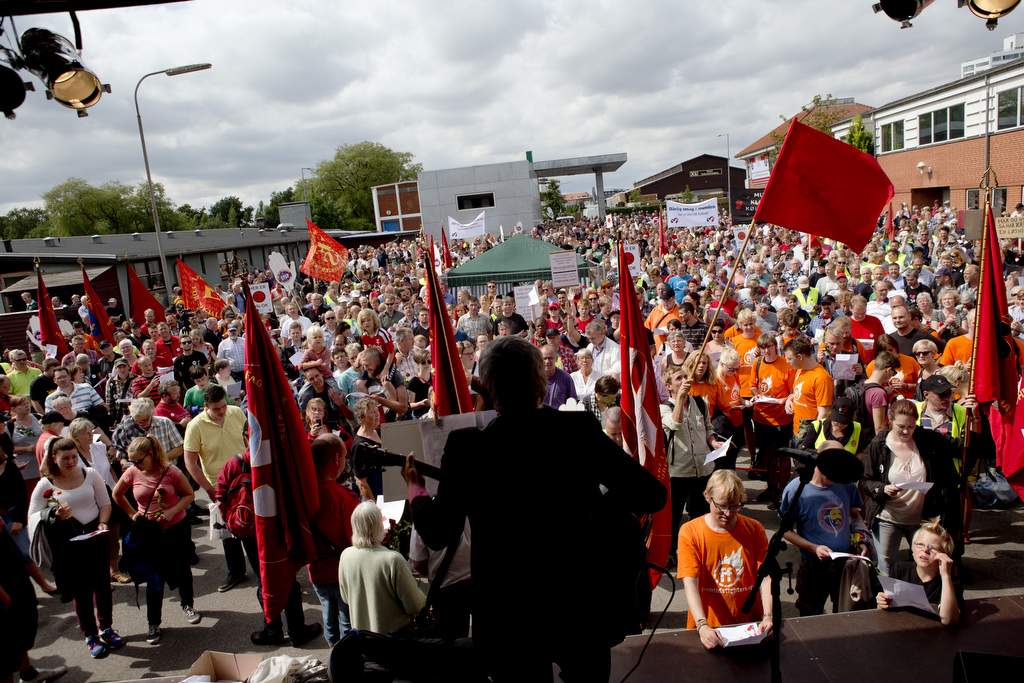 Demonstrationen tidligere i dag i vejle blev en massiv tilkendegivelse af støtte til den danske model, hvor grundlaget er de aftaler, arbejdsgiverne og fagforeningerne indgår i overenskomsterne. ((Foto: Brian Rasmussen))
