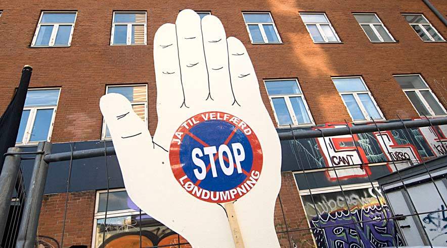 Ledige, københavnske bygningsarbejdere er ved at tabe tålmodigheden med opbygningen af Gammel Kongevej 33. De tvivlsomme forhold fortsætter. (Foto: Harry Nielsen)