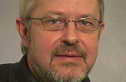 - Vi stemmer selvfølgelig ja til en aftale,  vi selv har indgået, siger arbejdsmarkedsordfører Jan Petersen, Socialdemokraterne. 
