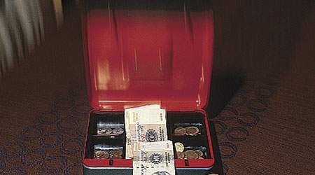 Hvis grænsen for topskat hæves med 50.000 kroner, vil cirka 35.000 medlemmer slippe for at betale topskat.