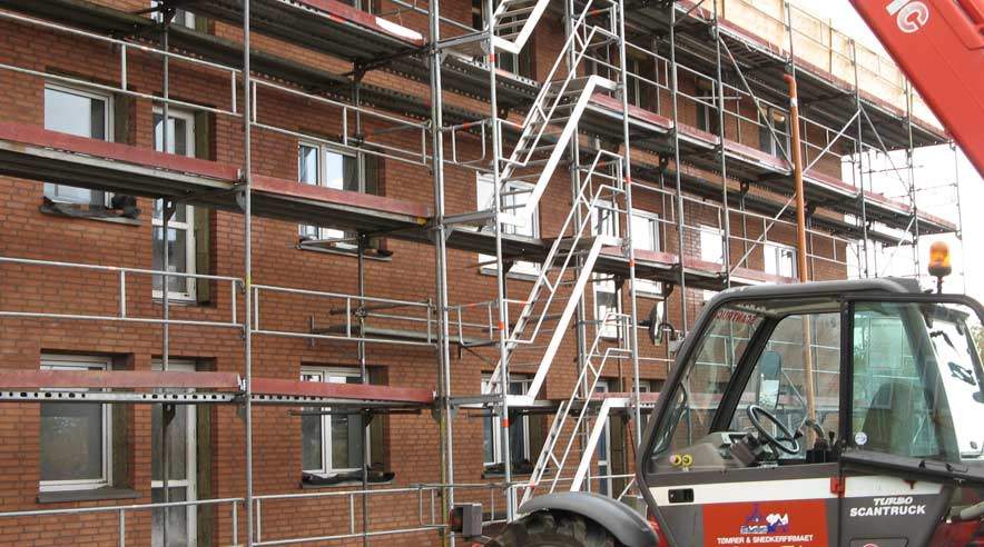 Dansk Byggeri vil ikke optage byggefirmaet HB Bolig Aps. Det omstridte firma bruger tyske enkeltmandsfirmaer til renovering af det almene boligbyggeri Thorsvej 10-70 i Holstebro.