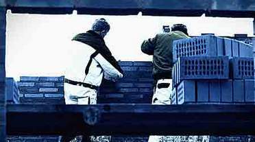 Østaftalen er hullet som en si, når det gælder reglerne for forhåndsgodkendelse af firmaer, der vil ansætte østarbejdere. (Arkivfoto)