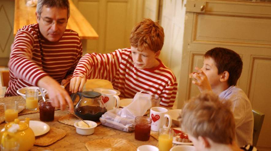 En god start på morgenen sætter en god stemning for resten af arbejdsdagen - både for forældre og børn. (Foto: Colourbox)