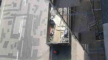 Hidtil har blandt andet opsætning af stilladser krævet en dansk arbejdsmiljøuddannelse. Det laver nye EU-regler nu om på. (Arkivfoto)