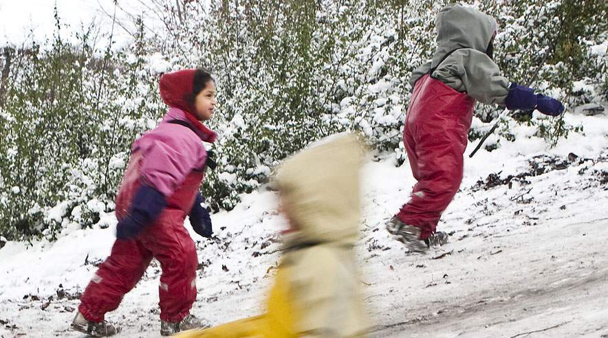 En tur ud i sneen med ungerne  (Foto: Colourbox)