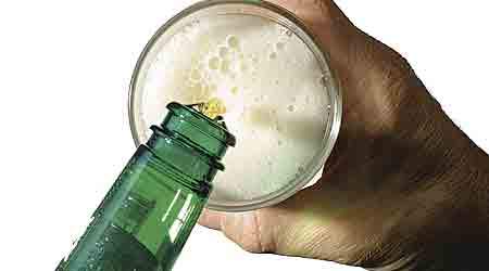 SF vil have erhvervsministeren til at indføre hårdere straffe over for restauratører, der lader unge under 18 arbejde ulovligt. 