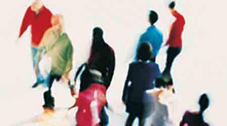 Hvis kommunerne fortsætter som hidtil og stort set ikke tilbyder uddannelse til ledige i aktivering, når kommunerne overtager beskæftigelsesindsatsen næste år, må de forsikrede ledige vinke farvel til uddannelse i stort omfang.