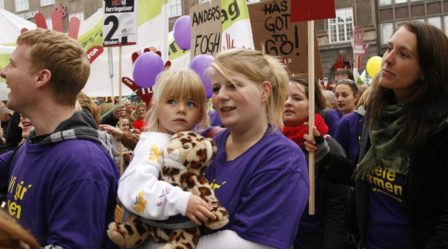- Flere dokumentationskrav, mere kontrol, flere opgaver giver mere nedslidning og medarbejderflugt. Derfor er der repræsentanter fra alle vores medlemsafdelinger i dag - også politiet, siger formand Bente Sorgenfrey.
 (Foto: Harry Nielsen.)