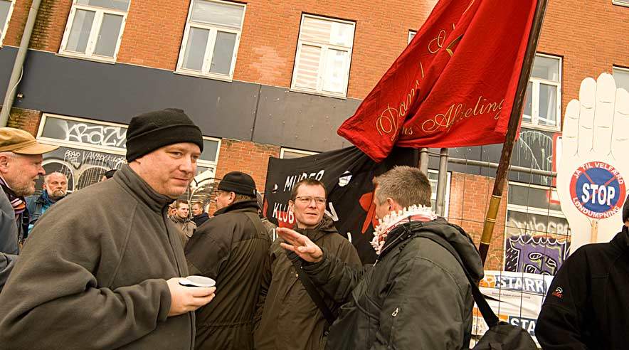 Sympatikonfliktens start torsdag middag blev markeret med en lille demonstration med appel til Region Hovedstaden om at bidrage til en løsning af sagen. (Foto: Harry Nielsen)