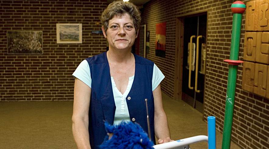 Janne Broholm Andersen, 47 år. Søhusskolen, Odense. Rengøringsassistent/ serviceassistent. Ud af 2. real (9. klasse). Blev uddannet til serviceassistent.