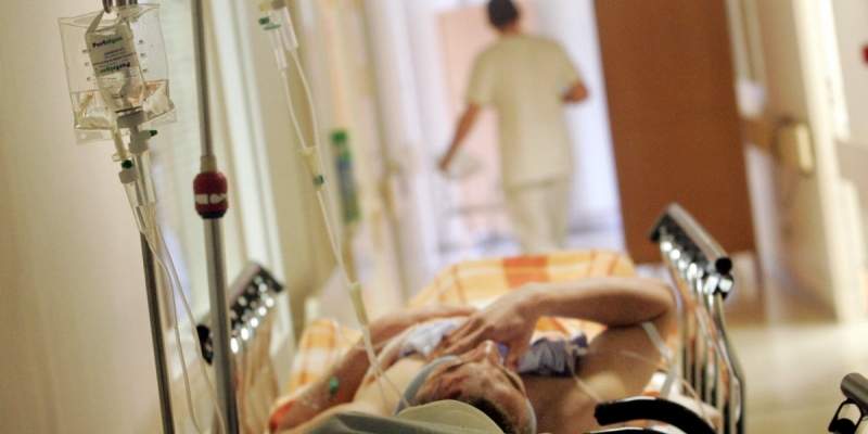 De vil være masser af sidegevinster - blandt andet færre patienter med infektioner - ved at ruste rengøringspersonalet med uddannelse på blandt andet landets hospitaler.  (Foto: Colourbox)