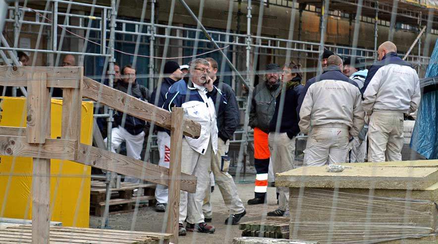 Aktionerne mod byggepladsen i Glostrup er afblæst, fordi der nu forhandles med udsigt til, at de tyske håndværkere aflønnes som danske kolleger med tilsvarende arbejde.  (Foto: Harry Nielsen.)