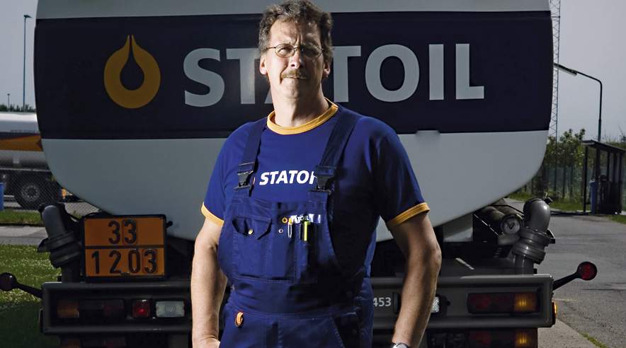 Kenneth Bruun, 50 år. Statoil i Fredericia. Chauffør. Ud efter 7. klasse. Har taget 8. og 9. klasse på aftenskole plus en række AMU-kurser. Bliver udlært chauffør.