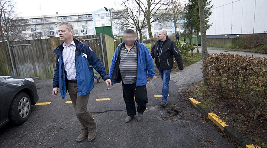 Nordsjællands Politi anholdt mandag morgen fem personer i en aktion mod menneskehandel til tvangsarbejde. Billedet er fra januar i år, hvor politiet slog til mod andre formodede bagmænd i en sag om tvangsarbejde i rengøringsbranchen. (Arkivfoto: Harry Nielsen)