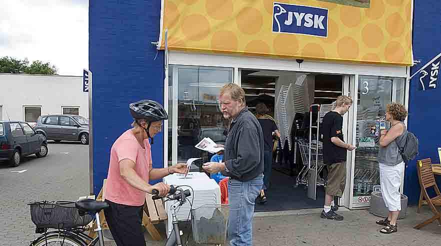 3F'ere går ind i internationalt solidaritetsarbejde. Her er det 3F i Silkeborg, der protesterer mod forhold for indiske arbejdere. (Foto: Claus Haagensen/Chili)