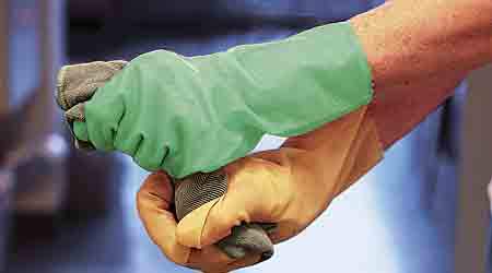 17 rengøringsassistenter blev sagt op lige før jul, da TDC indgik ny aftale med ISS.  (Arkivfoto)