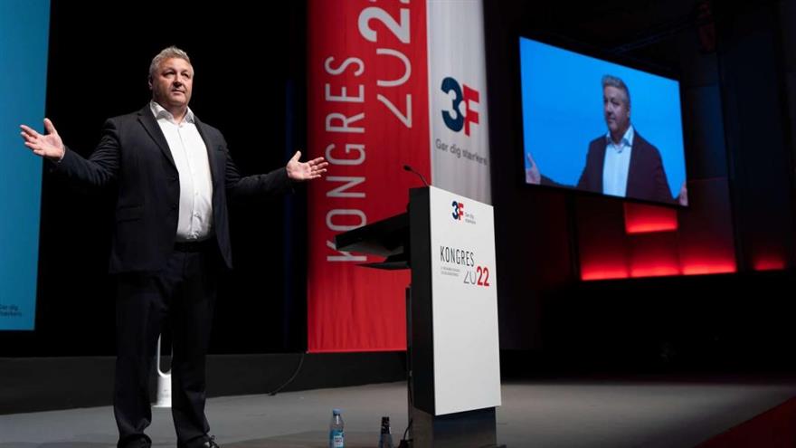 - 3F’s medlemmer hverken vil eller skal betale regningen for den samfundsøkonomiske krise med tårnhøj inflation, sagde Henning Overgaard i sin beretning lørdag på 3F's kongres. (
Niels Åge Skovbo)